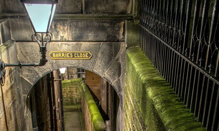 Edinburgh: 2-Hour Ghost Tour in Italian - Good To Know