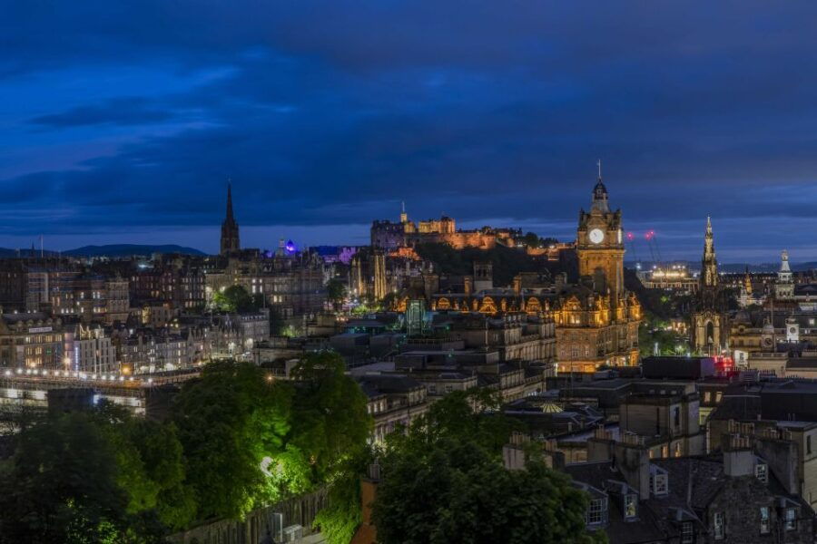 Edinburgh: Dark Secrets of the Old Town Ghost Walking Tour