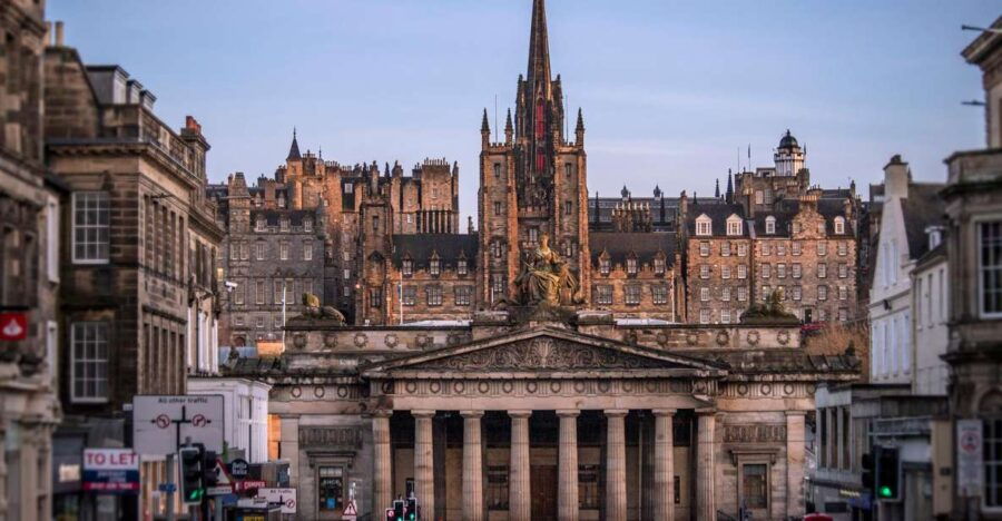 Edinburgh: Full-Day Walking Tour With Castle Tickets