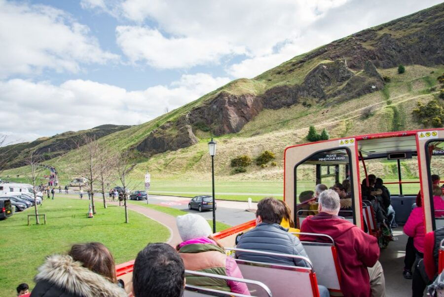 Edinburgh: Hop-On Hop-Off Bus Pass With 3 City Tours