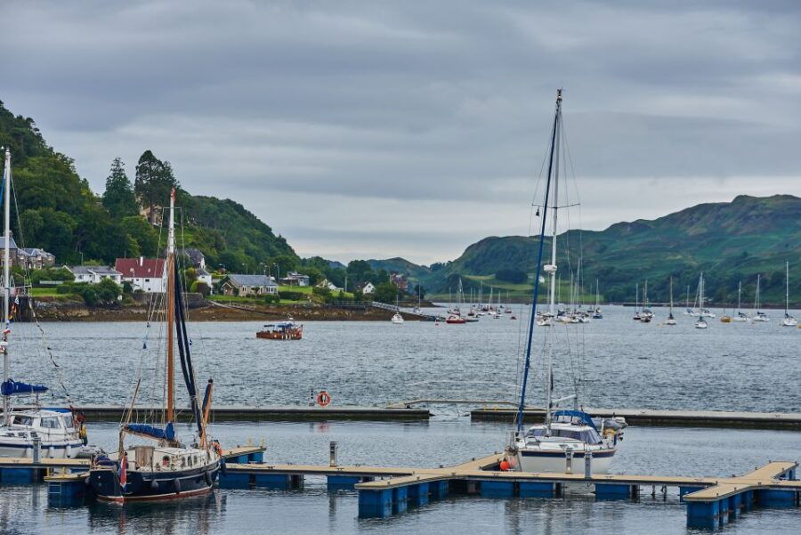 Edinburgh: Oban, Kilchurn Castle & Inveraray Tour