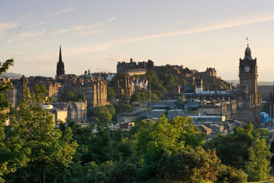 Edinburgh: Private Exclusive History Tour With Local Expert