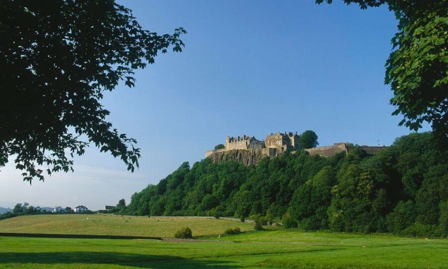 Edinburgh: Stirling, Whisky & St Andrews Tour in Italian