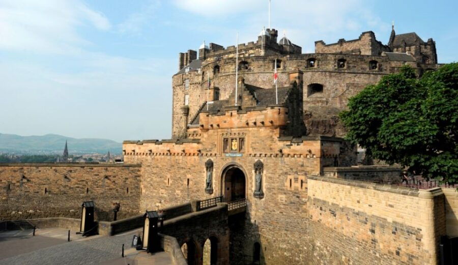 Edinburgh: Witches, Trials, and Truth Small-Group Tour - Good To Know