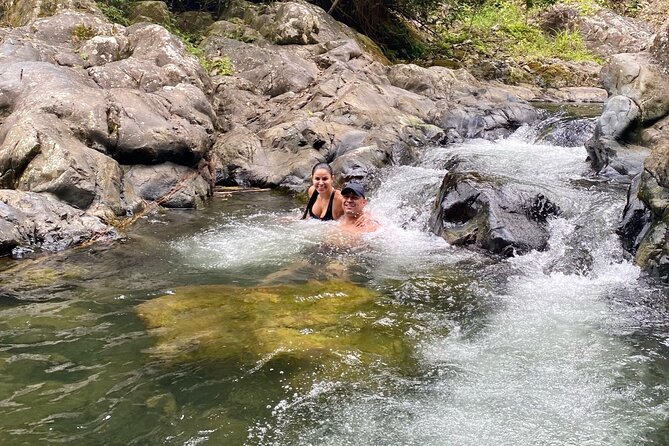 El Yunque Las Tinajas Falls Playa Luquillo Small-Group Tour  – Puerto Rico