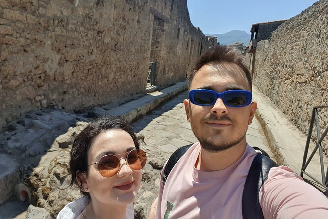 Escape the Dead Exploration Game in Pompeii - Meeting and Pickup Details