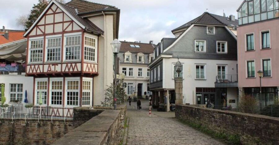 Essen Kettwig: Old Town Smartphone Scavenger Hunt Game - Good To Know