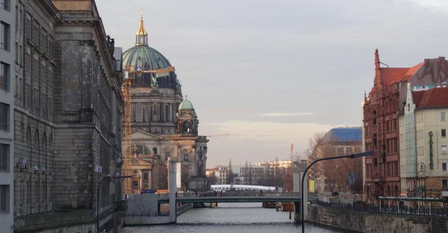 Essential Berlin Private Tour Landmarks Highlights & History