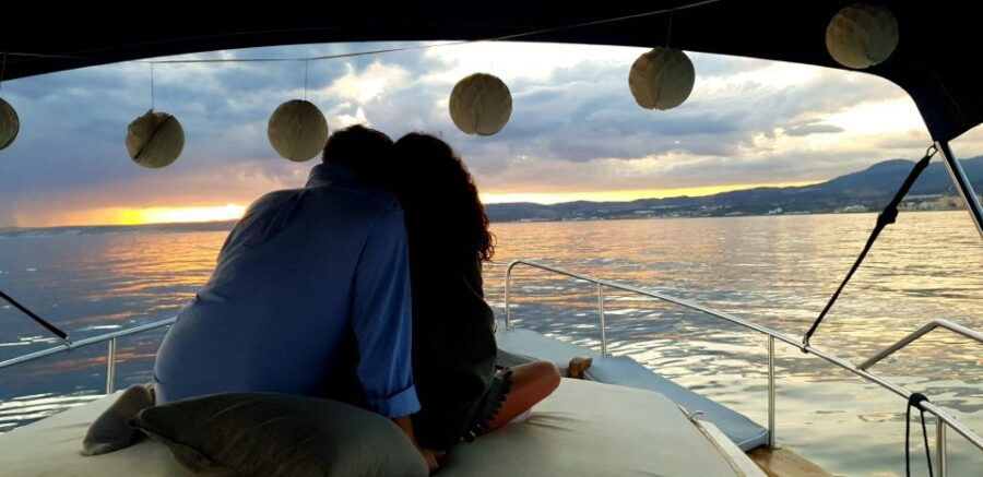 Estepona: Sunset Boat Trip & Cava & Tapas - Good To Know