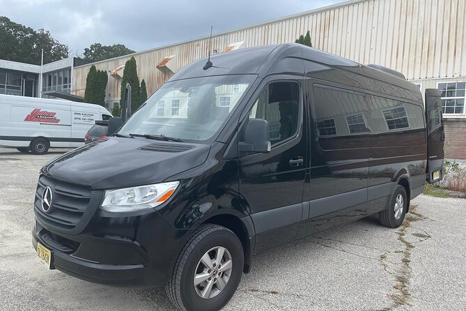 EWR/Manhattan Airport Transfer in Luxury Van-One Way Transfer.
