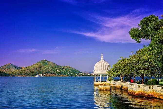Exclusive 1-Day Udaipur Tour With High End SUV Car. - Tour Itinerary Overview