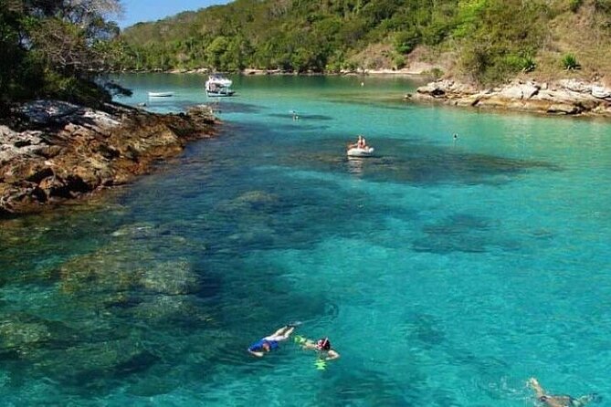 Exclusive Boat Tour: Barbecue and Drinks Included
