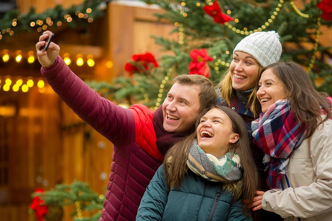 Experience the Season With a Scavenger Hunt in Las Vegas With Holly Jolly Hunt - Good To Know
