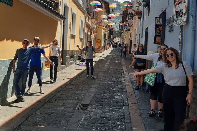 Experiential Walking Tour in Quito With Tastings