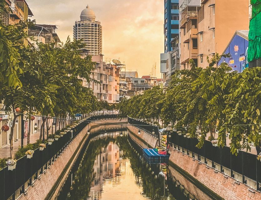 Explore Bangkok's Hidden Alleys, Night Street Market & Sites - Highlights of the Tour