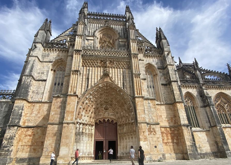Fátima, Batalha, Nazaré and Óbidos Private Tour