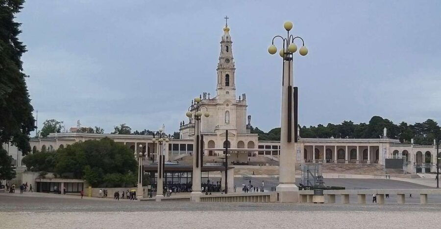 Fátima Sanctuary and Little Shepherds Houses Private Tour