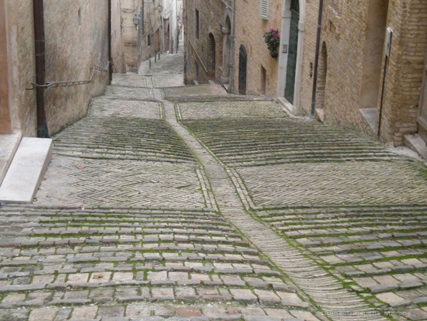 Fermo: Scenic Town Walking Tour With Drink - Good To Know