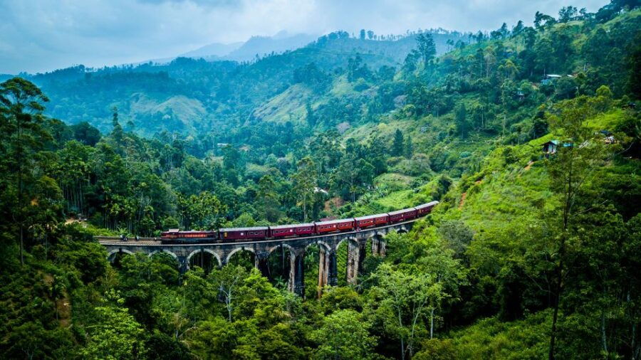 First Class Ella From/To Colombo Scenic Train Ticket - Good To Know