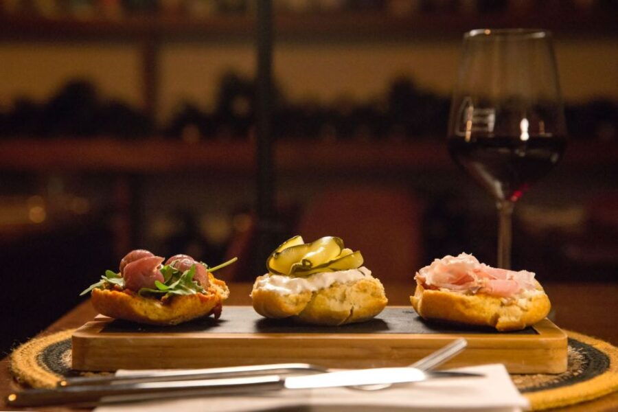 Foggia 2-Hours Private Gourmet Wine Tour With Tastings - Good To Know