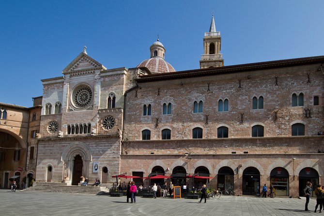 Foligno and the Frescoes of Palazzo Trinci, a Masterpiece of the Middle Ages – Private Tour