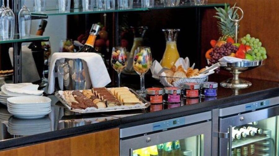 Frankfurt Airport: LuxxLounge Access (FRA, Terminal 1)
