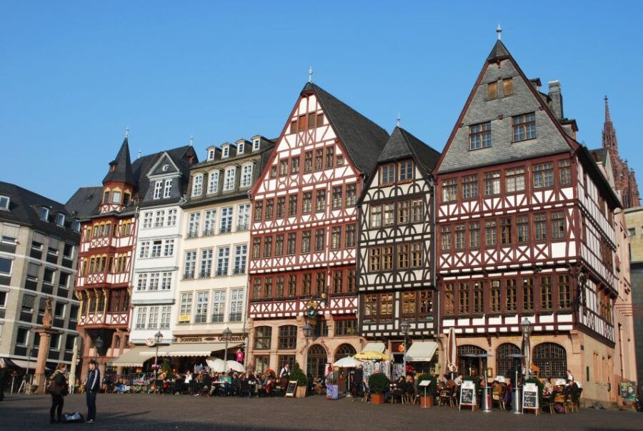 Frankfurt: Escape Tour – Self-Guided City Game