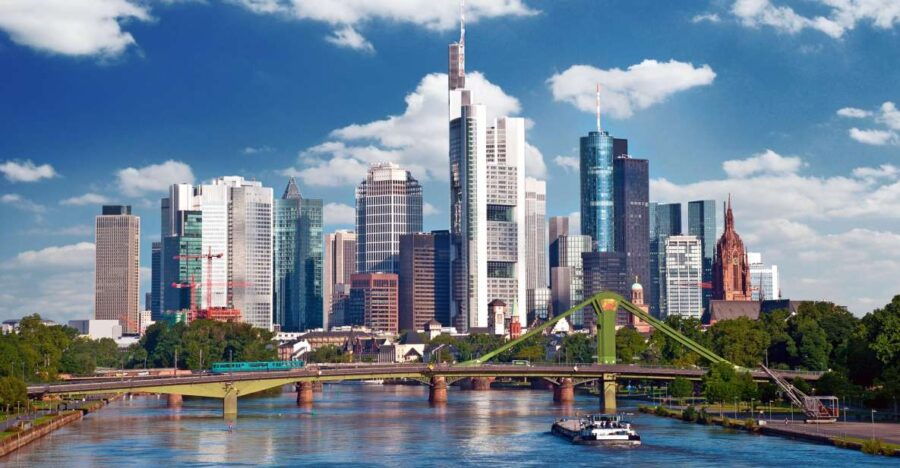 Frankfurt MAIN TOWER, Old Town, Römerberg Group Walking Tour