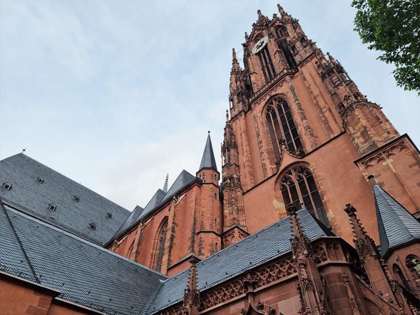 Frankfurt: Old Town Scavenger Hunt and Exploration Game