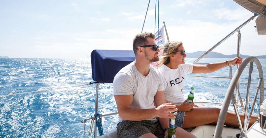 2 Best Sailing Experiences In Whitehaven Beach