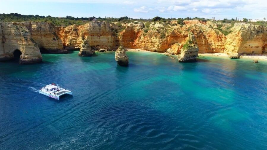 From Albufeira: Catamaran BBQ Trip to Benagil Caves & Beach