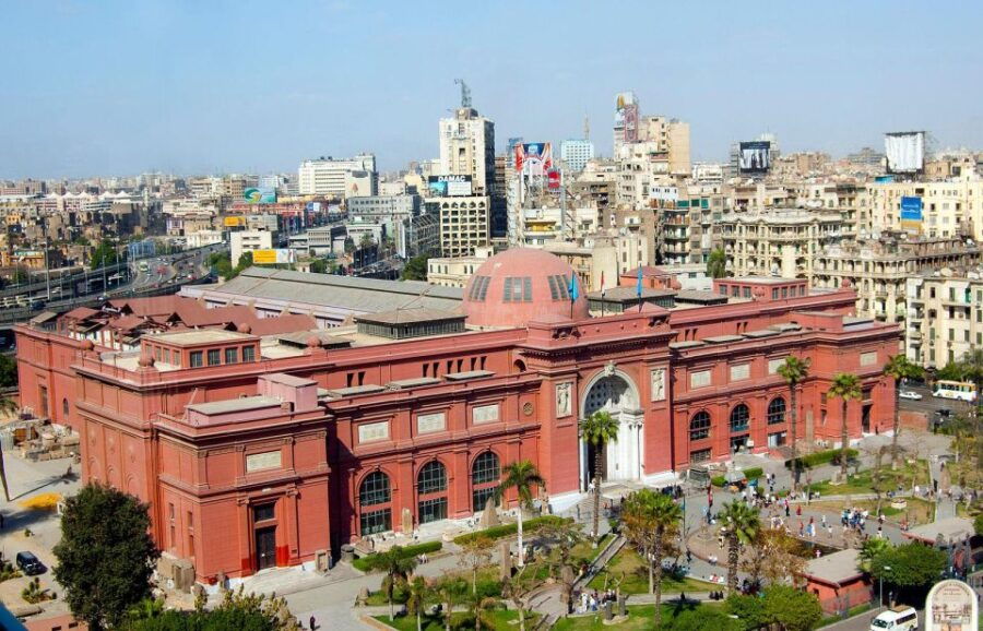 From Alexandria: Cairo, Pyramids & Egyptian Museum Day Tour