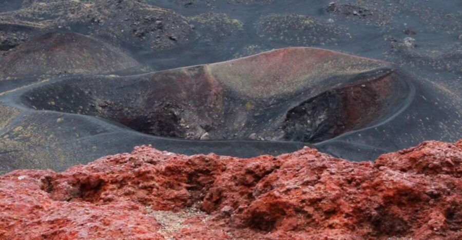From Catania: Guided Tour of Mount Etna and Taormina