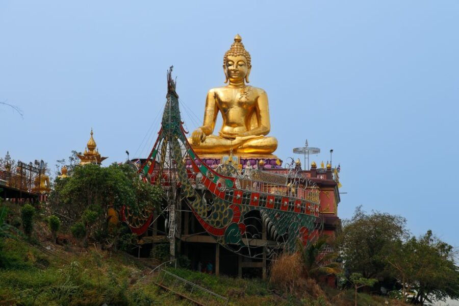From Chiang Mai: Chiang Rai 2 Temples and Golden Triangle