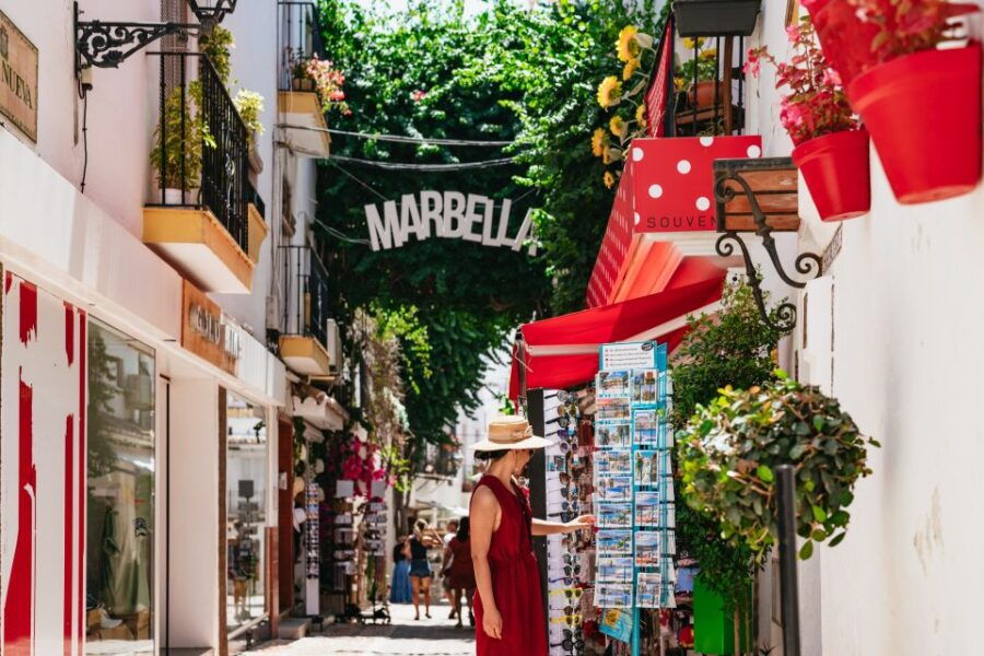 From Costa Del Sol: Mijas, Marbella and Puerto Banús Tour