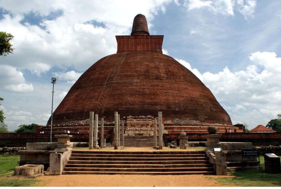 From Dambulla: Guided Tour to Ancient City of Anuradhapura