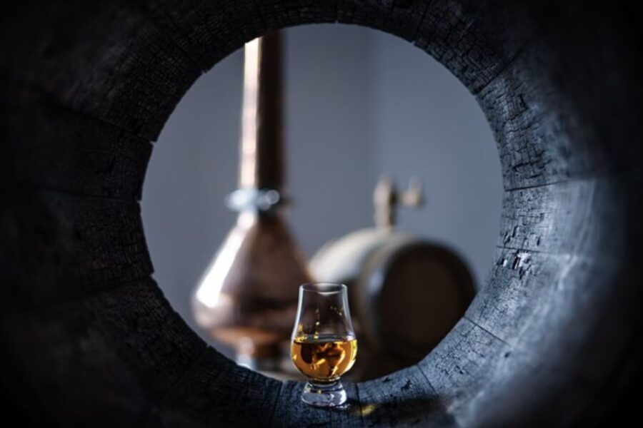 From Edinburgh: Private Whisky Day Tour by Luxury MPV - Good To Know