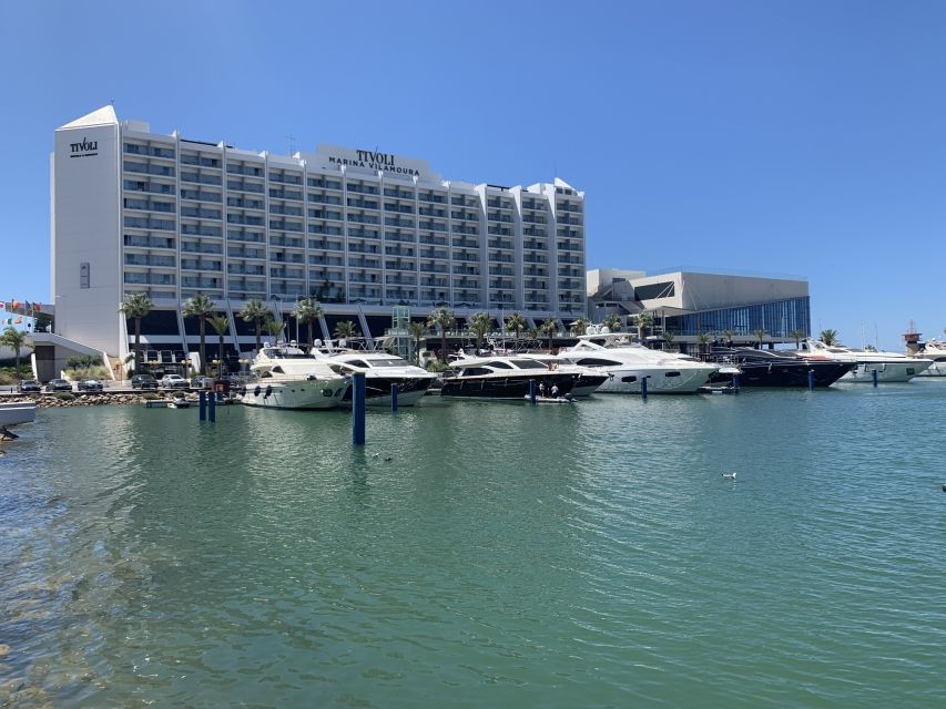 From Faro Airport: Private 1-Way Transfer to Olhos De Água
