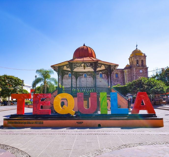 From Guadalajara: Town of Tequila & Jose Cuervo Factory Tour