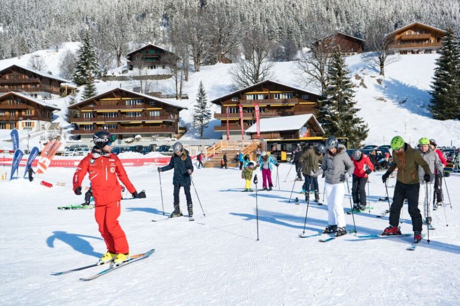 From Interlaken: 8-Hour Skiing in Grindelwald for Beginner’s