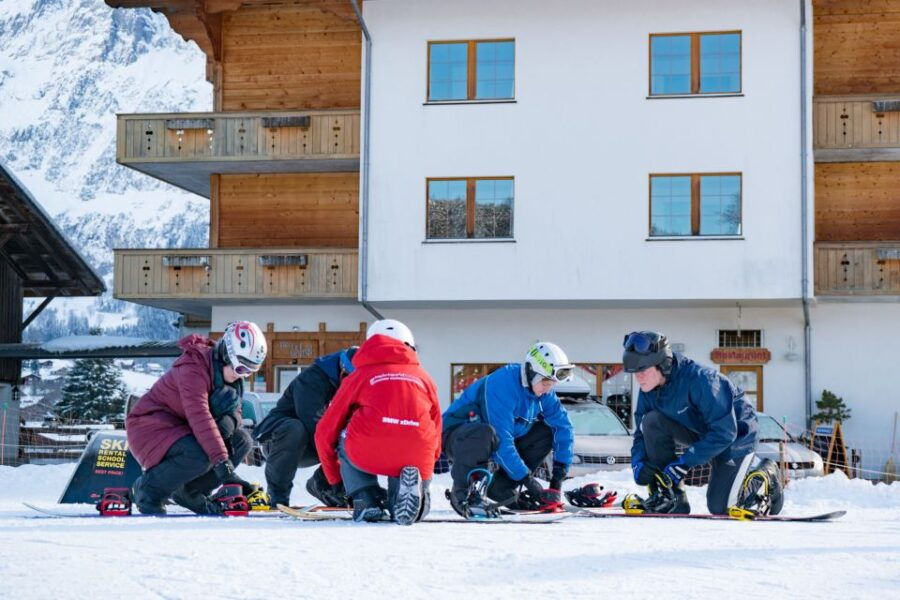 From Interlaken: Grindelwald Beginners Snowboarding Lesson