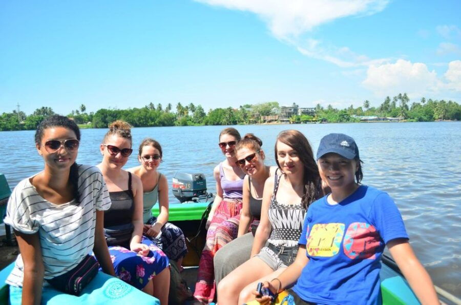 From Kalutara: Bentota Day Tour and Hikkaduwa Beach Tour