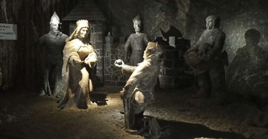 From Krakow: Wieliczka Salt Mine Tour in Italian - Good To Know