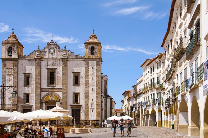 From Lisbon: Évora & Monsaraz Full-Day Private Tour