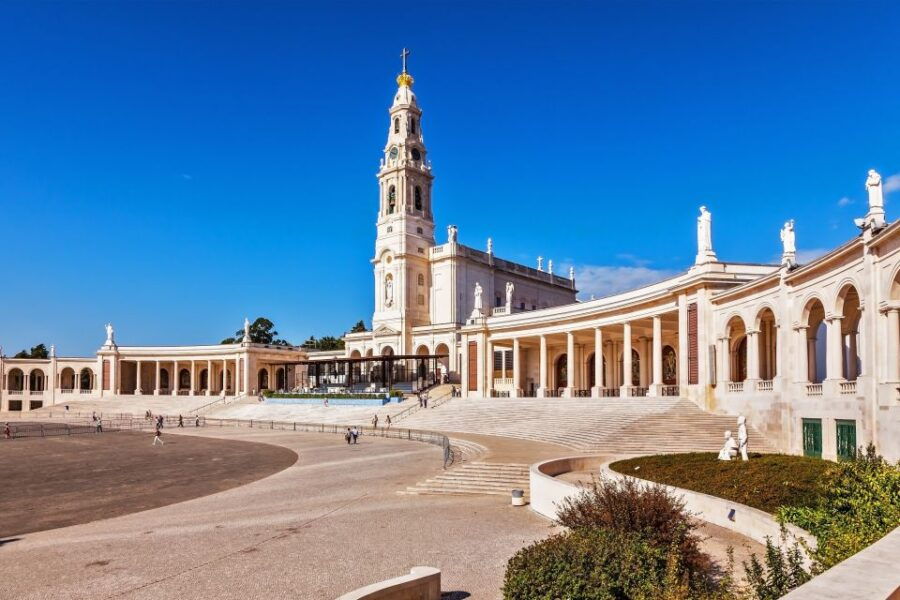 From Lisbon: Fátima & Batalha Monastery Panoramic Bus Tour
