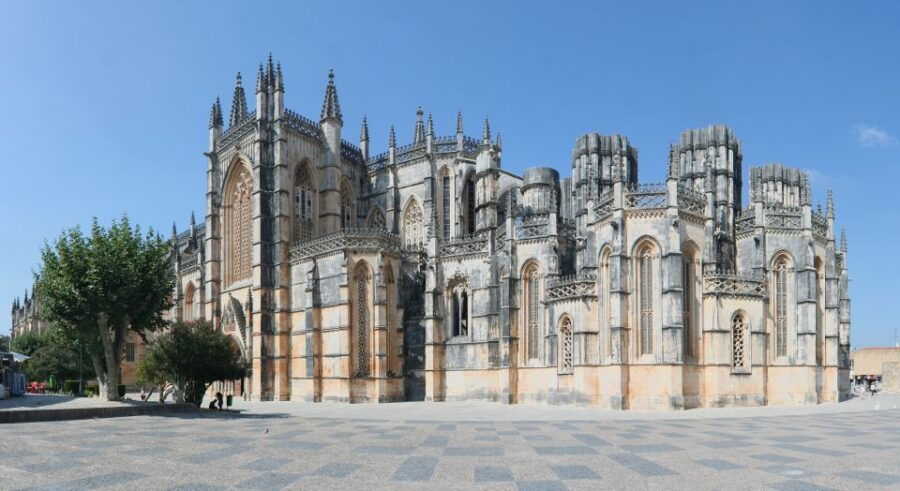 From Lisbon: Fatima, Batalha, Nazare, & Obidos Private Tour