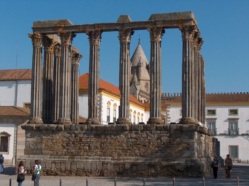From Lisbon: Private 9-Hour Tour of Évora and Estremoz