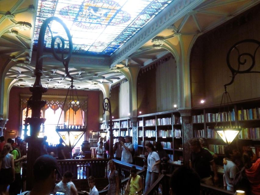 From Lisbon to Porto With 2 Stop in the Way Private Tour