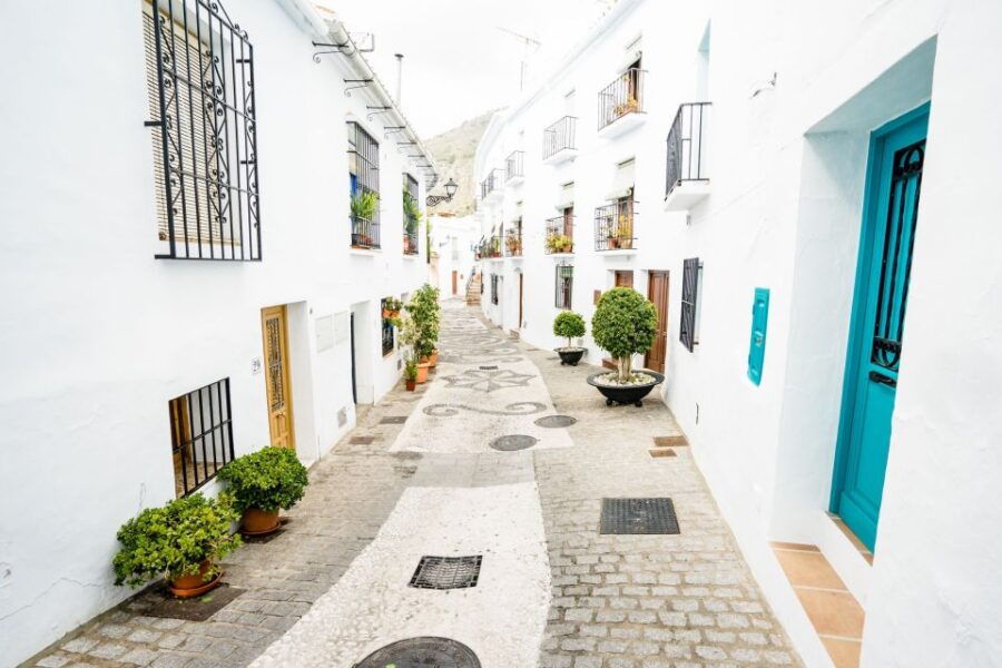 From Málaga: Skip-the-Line Nerja Cave and Frigiliana - Experience Highlights