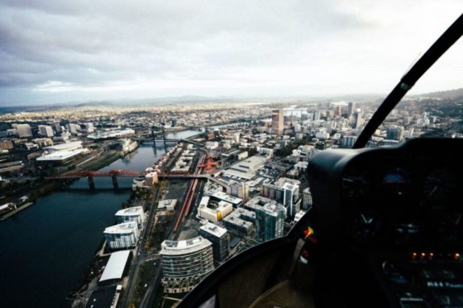 From Portland: Skyscrapers and Bridges Helicopter Tour